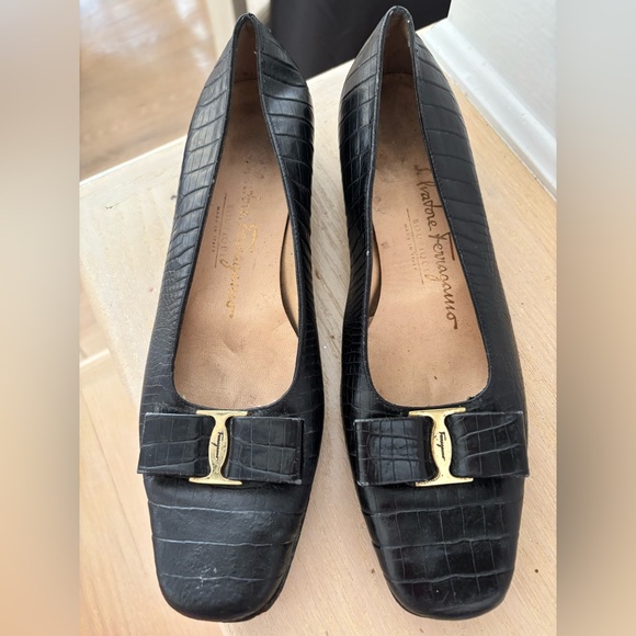 Ferragamo Vara bow ballet flat